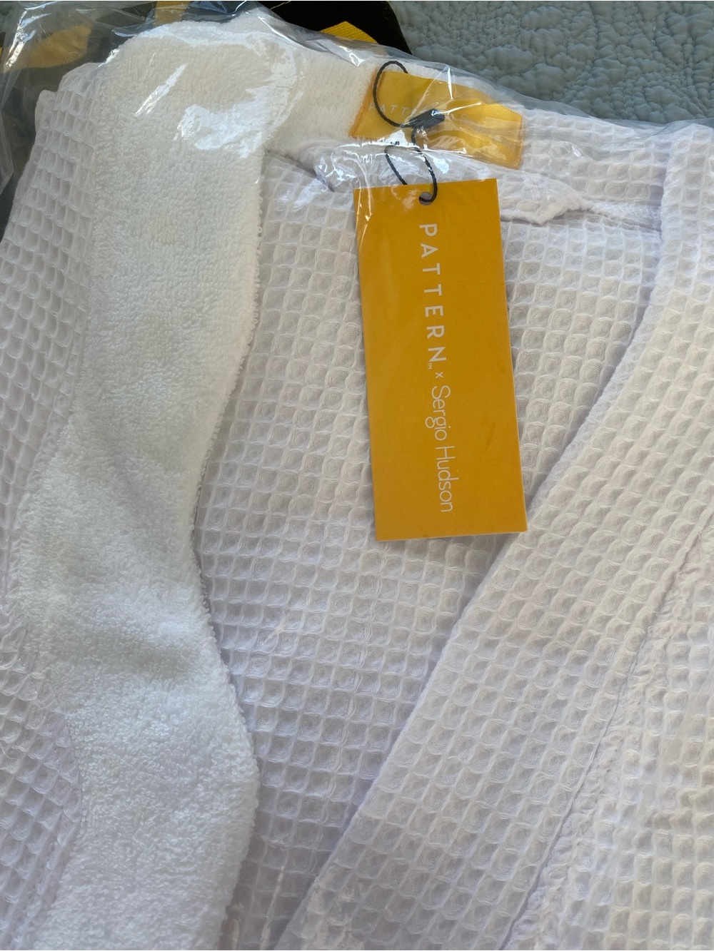 Pattern Sergio Hudson Curl Conscious Robe - Picture 5 of 11
